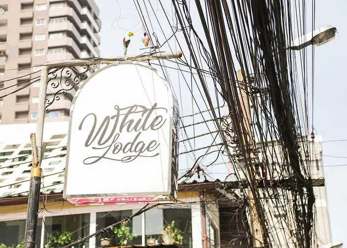 White 酒店 2*